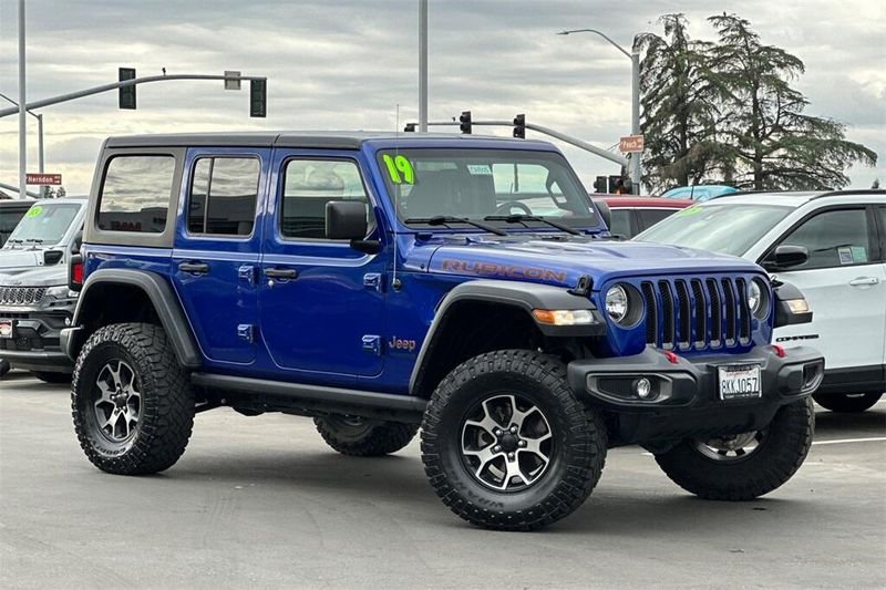 2019 Jeep Wrangler Rubicon Unlimited photo 2