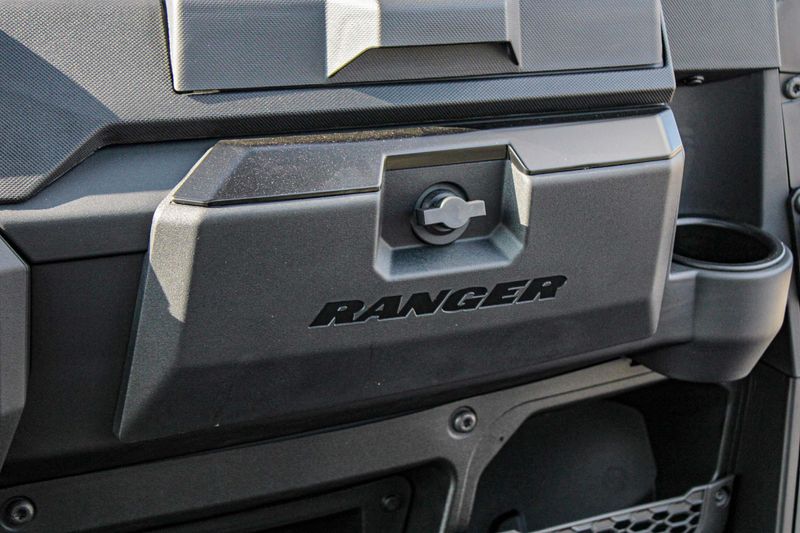 2025 Polaris RANGER CREW XP 1000 PREMIUM PURSUIT CAMO Image 12