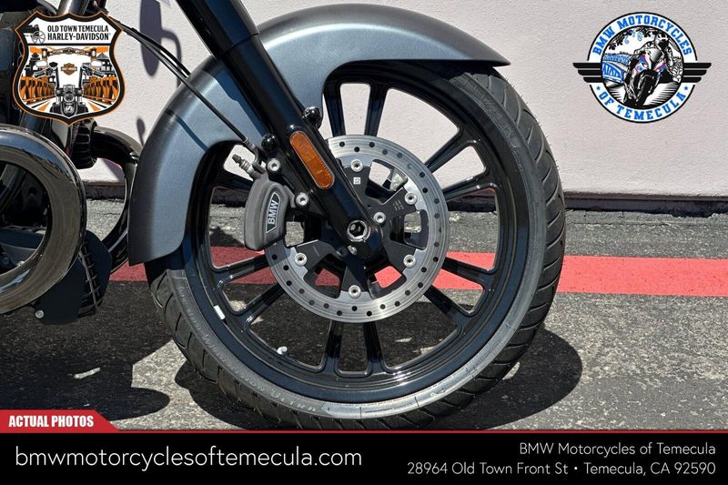 2024 BMW R 18 ROCTANE   in a MINERAL GREY MET MATTE exterior color. BMW Motorcycles of Temecula – Southern California (951) 506-6903 bmwmotorcyclesoftemecula.com 