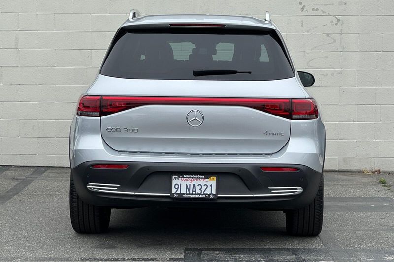 2023 Mercedes-Benz EQB 300Image 5