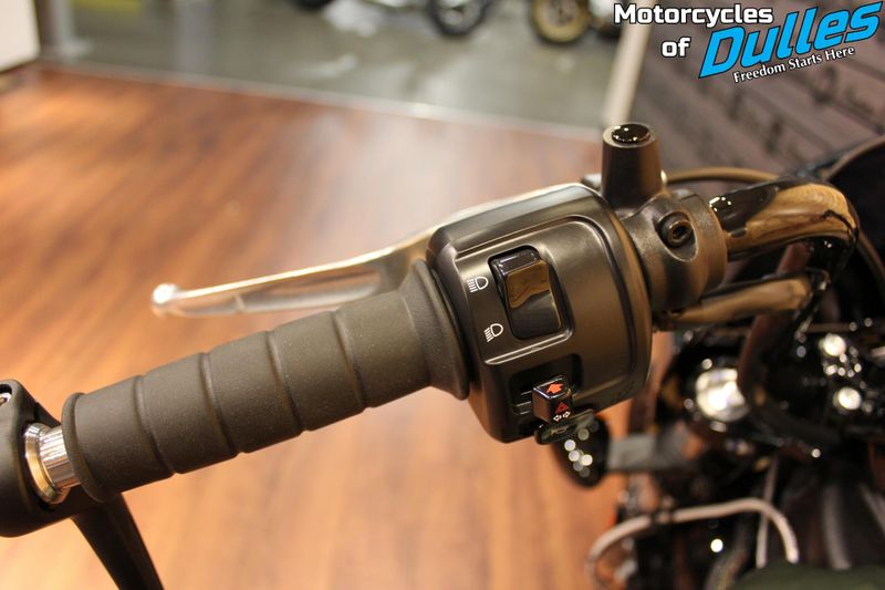 2023 Indian Motorcycle Scout Rogue ABS Image 9