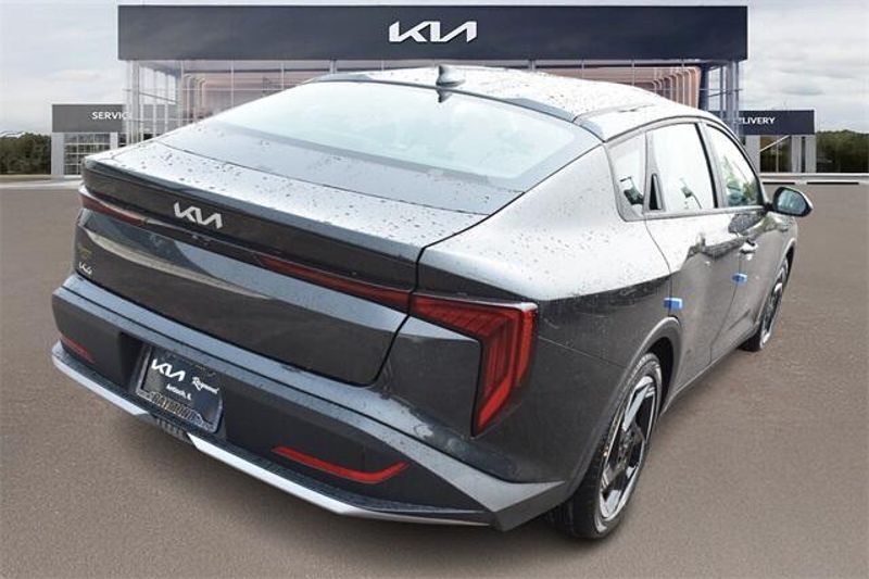 2025 Kia K4 EXImage 3