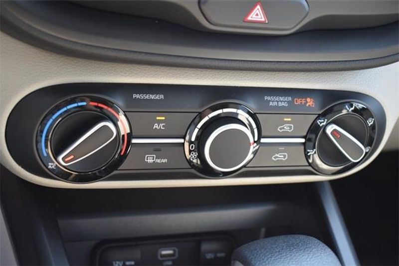 New 2025 Kia Soul LXImage 25