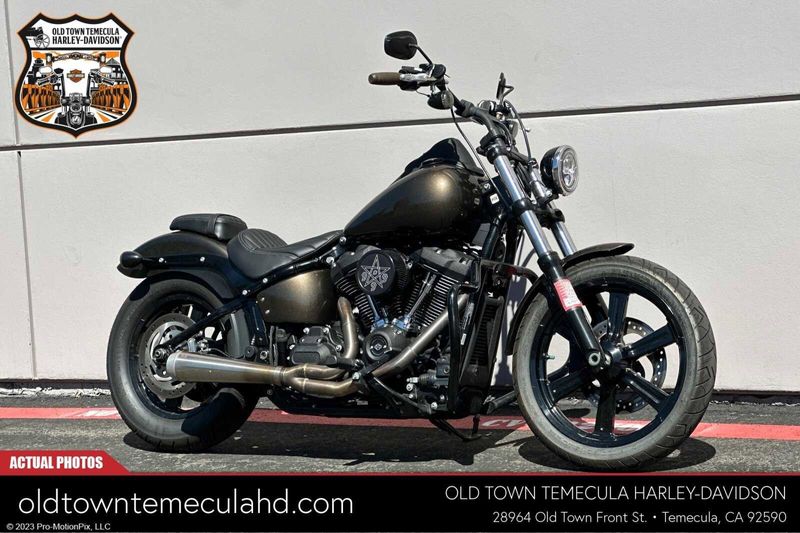 2022 Harley-Davidson Softail in a Black exterior color. BMW Motorcycles of Temecula – Southern California (951) 506-6903 bmwmotorcyclesoftemecula.com 