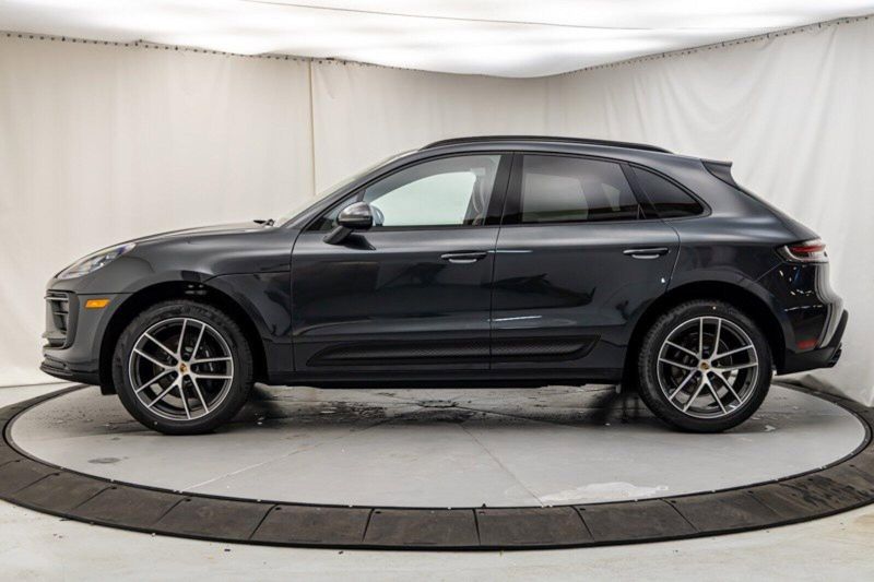 2024 Porsche Macan Image 2