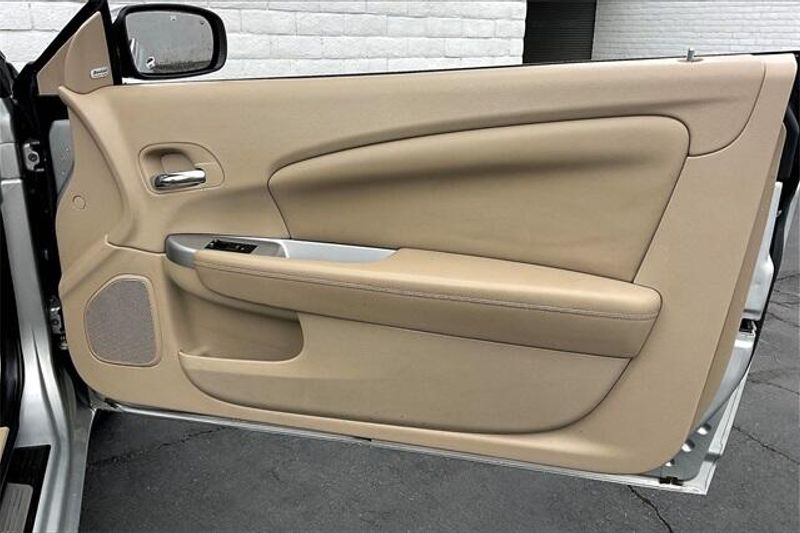 Used 2012 Chrysler 200 LimitedImage 23