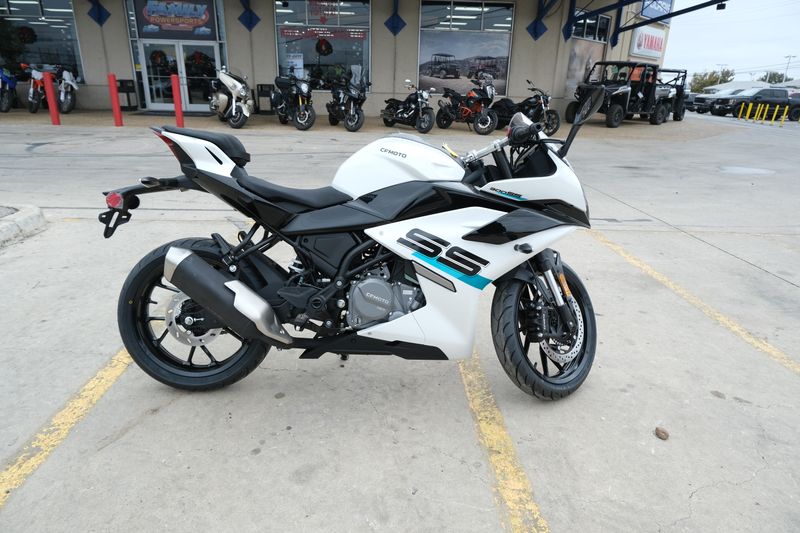 2024 CFMOTO 300SS NEBULA WHITEImage 9