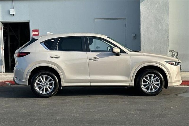 Used 2024 Mazda CX-5 2.5 S Select PackageImage 3