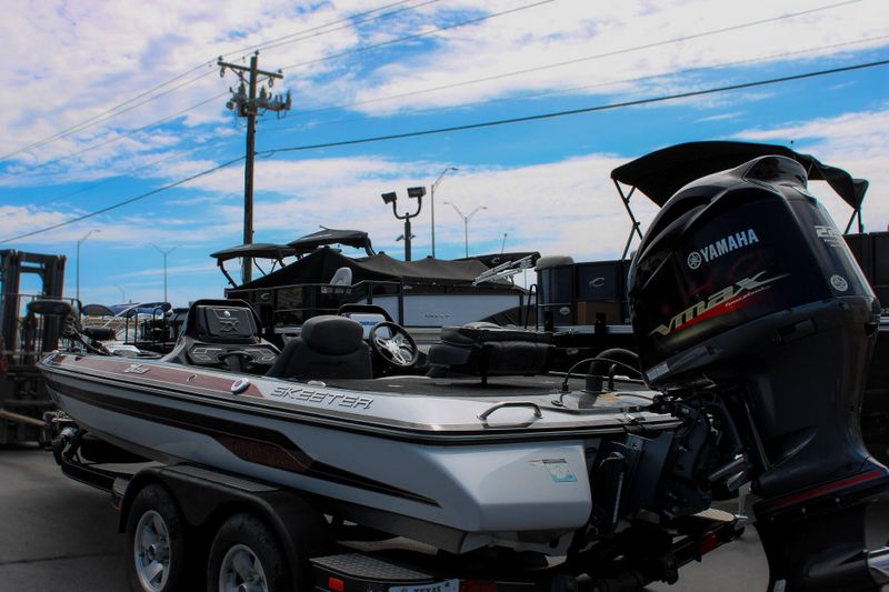 Used 2015 SKEETER ZX225 Image 16