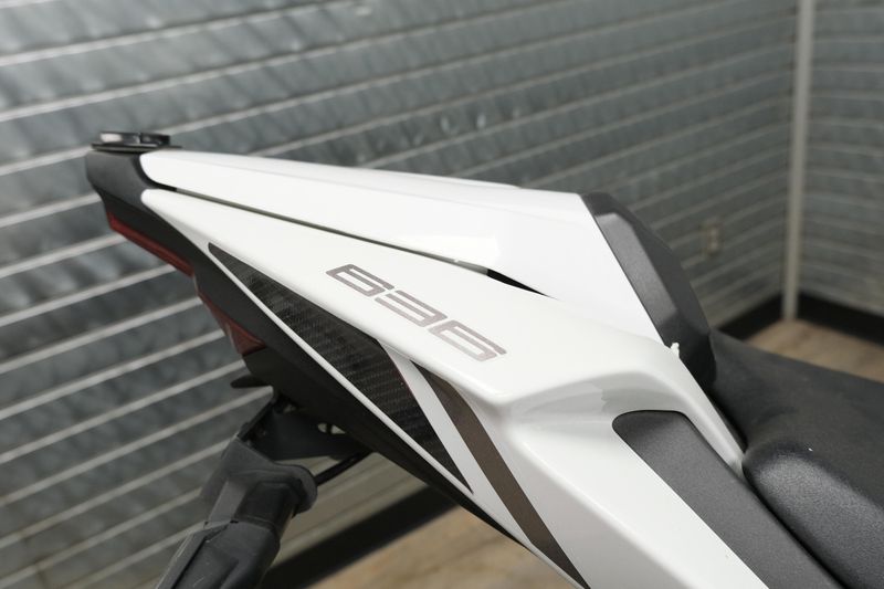 USED 2025 KAWASAKI NINJA ZX6R Image 14