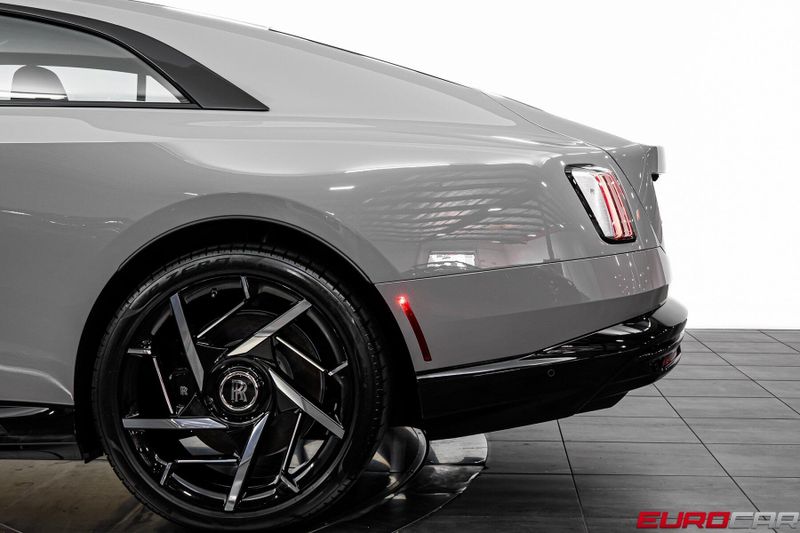 2025 Rolls-Royce Spectre Black Badge *ENHANCEMENT PACKAGE*Image 15