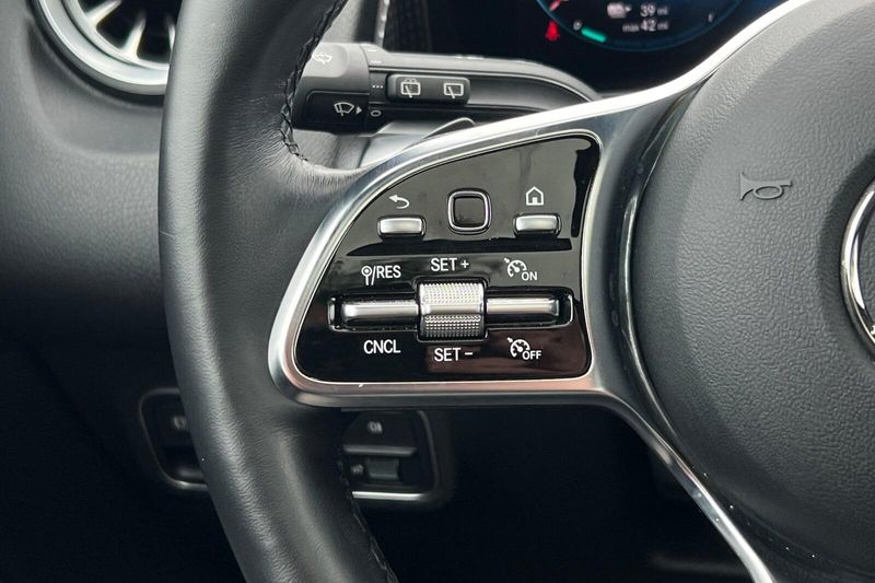 2023 Mercedes-Benz EQB 300Image 28