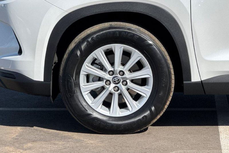 Used 2024 Toyota Grand Highlander XLEImage 25