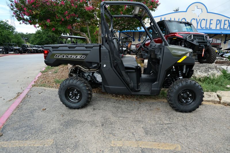 2025 Polaris RANGER 1000 SAGE GREEN Image 3