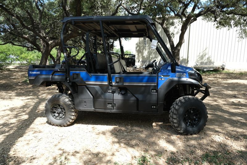 2024 Kawasaki MULE PROFXT 1000 LE BLUEImage 2