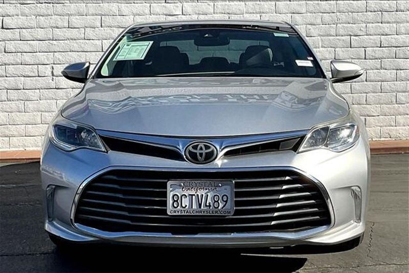 2018 Toyota Avalon XLE Premium photo 2