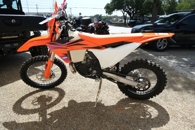 2024 KTM 250 XCW ORANGEImage 1