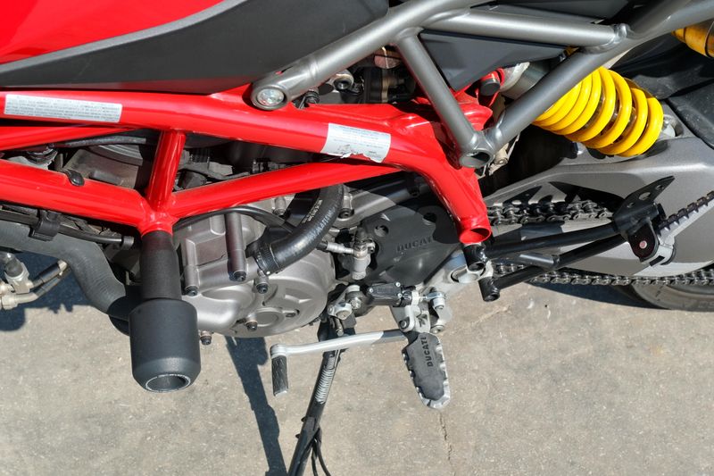 USED 2021 DUCATI HYPERMOTARD 950 Image 17