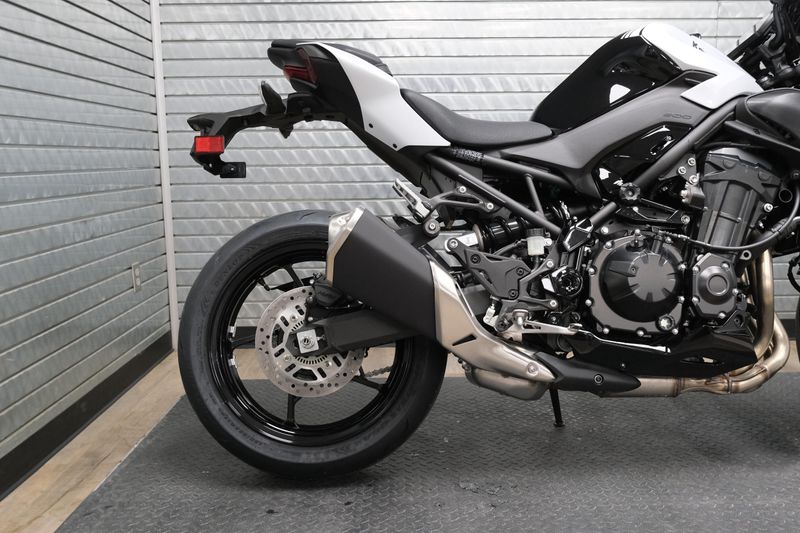 NEW 2026 KAWASAKI Z900 ABS Image 15