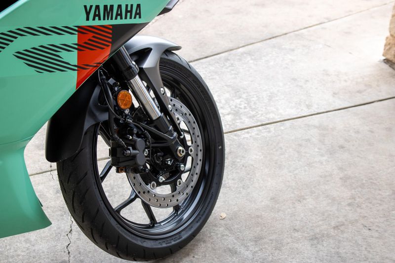 NEW 2026 YAMAHA YZFR3 ABS Image 18