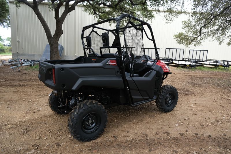 2025 Honda PIONEER 700 HERO REDImage 36