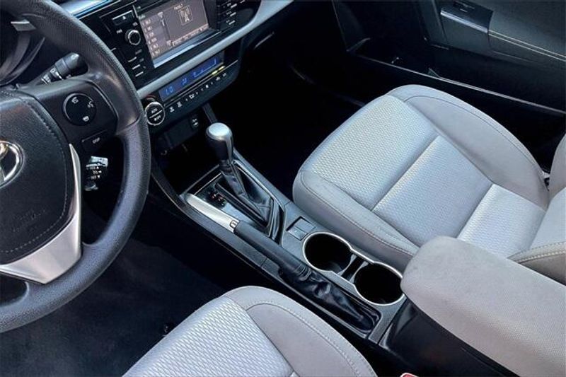 2016 Toyota Corolla LEImage 17