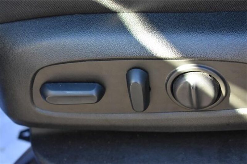 Used 2024 Chevrolet Equinox LTImage 23