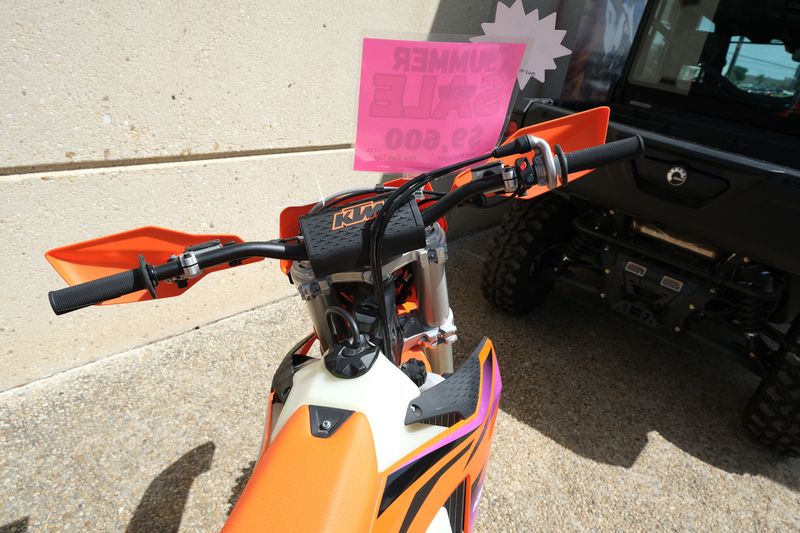 2024 KTM 250 XCW ORANGEImage 9