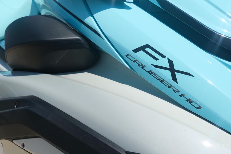 2025 Yamaha FX CRUISER HO WITH AUDIO MINT AND PEARL Image 7