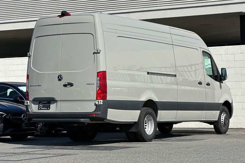 New 2026 Mercedes-Benz Sprinter 4500 Extended Cargo Van 170 in. WBImage 4