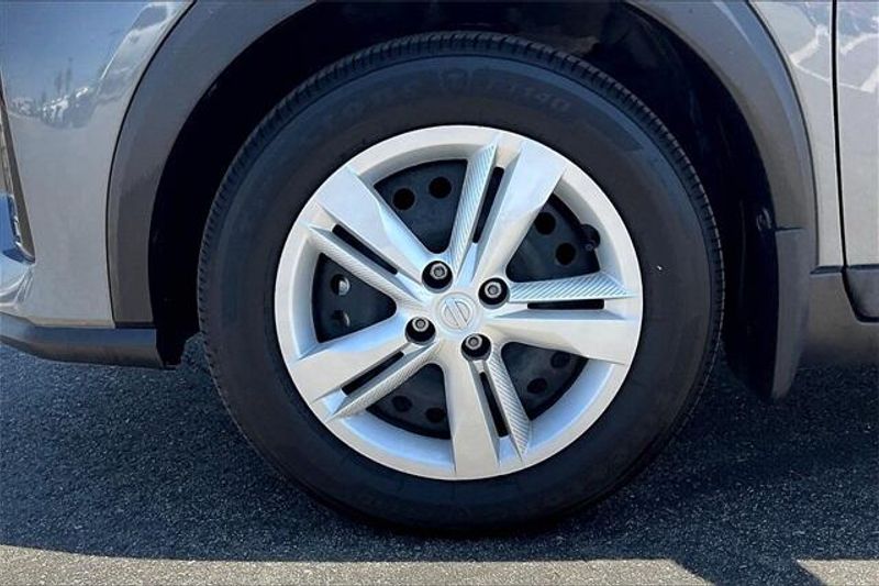 Used 2024 Nissan Kicks SImage 8