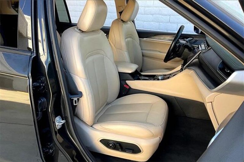 Used 2021 Jeep Grand Cherokee L LimitedImage 6