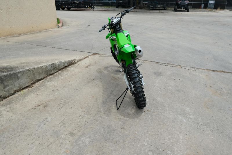 2025 Kawasaki KX450 LIME GREEN Image 4