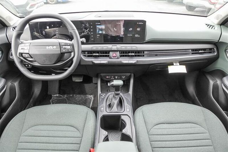 New 2025 Kia K4 EXImage 5