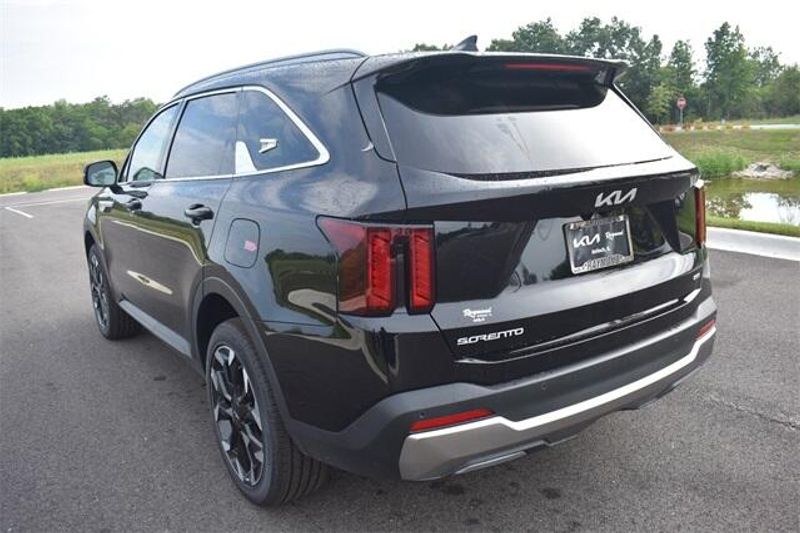 New 2025 Kia Sorento EXImage 5