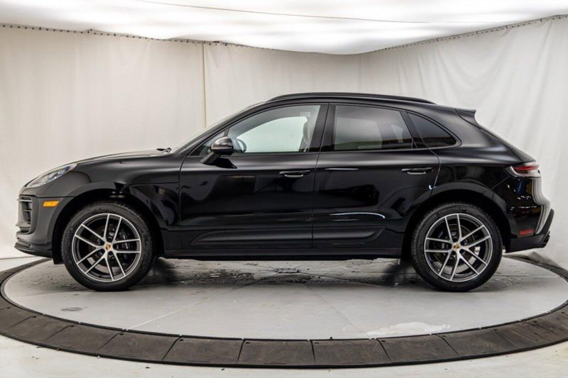 2024 Porsche Macan Image 2