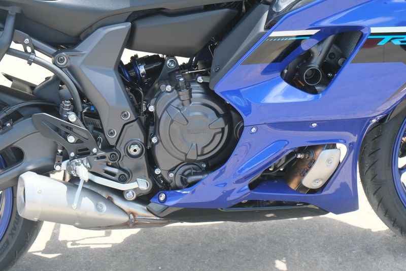 2025 Yamaha YZFR7 TEAM BLUE Image 11
