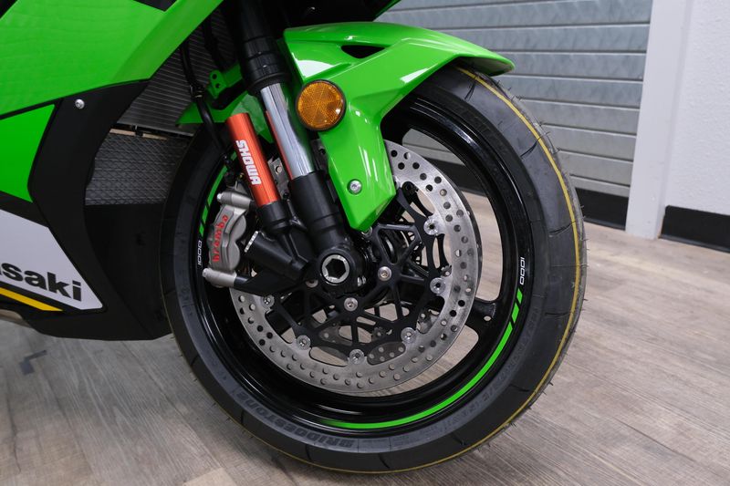 NEW 2025 KAWASAKI NINJA ZX10R KRT EDITION Image 18