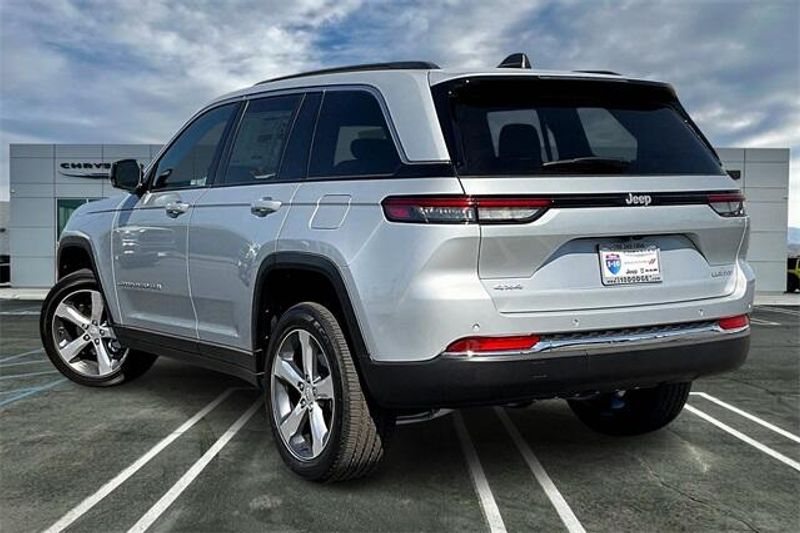 2025 Jeep Grand Cherokee Limited 4x4Image 2