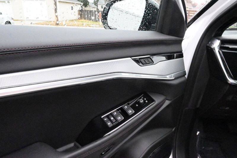 2025 Wagoneer S LimitedImage 18