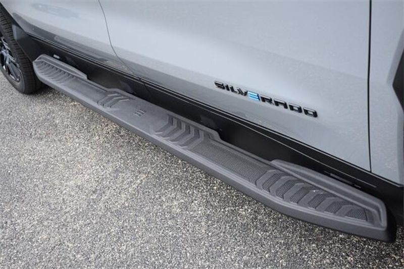 New 2026 Chevrolet Silverado EV LTImage 12