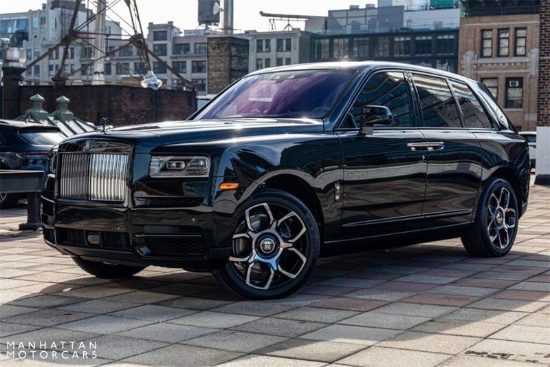 2023 Rolls-Royce Cullinan Black Badge in a Black Diamond exterior color and Navy with Scivaro Grey Accentsinterior. Lotus Manhattan 347-395-5714 lotusmanhattan.com 