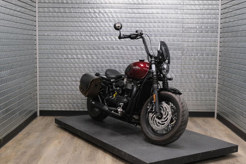 USED 2022 TRIUMPH BONNEVILLE BOBBER Image 1
