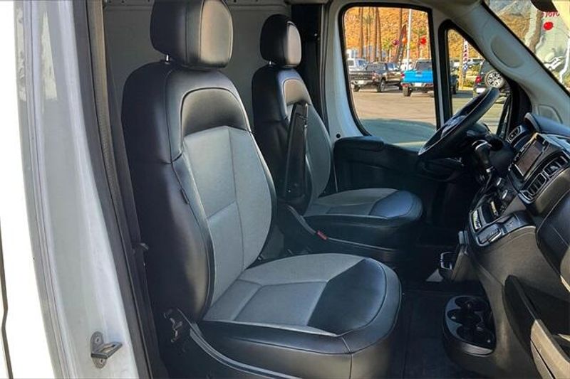 2023 RAM ProMaster 2500 High RoofImage 6