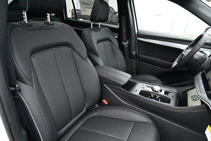 2025 Wagoneer S LimitedImage 16