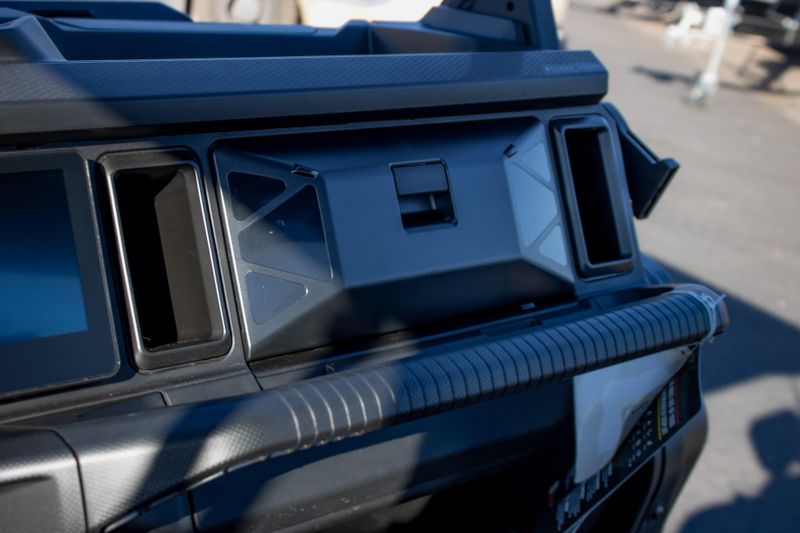 NEW 2026 CAN-AM DEFENDER XT HD11 WITH 1025 INCH TOUCHSCREEN Image 22