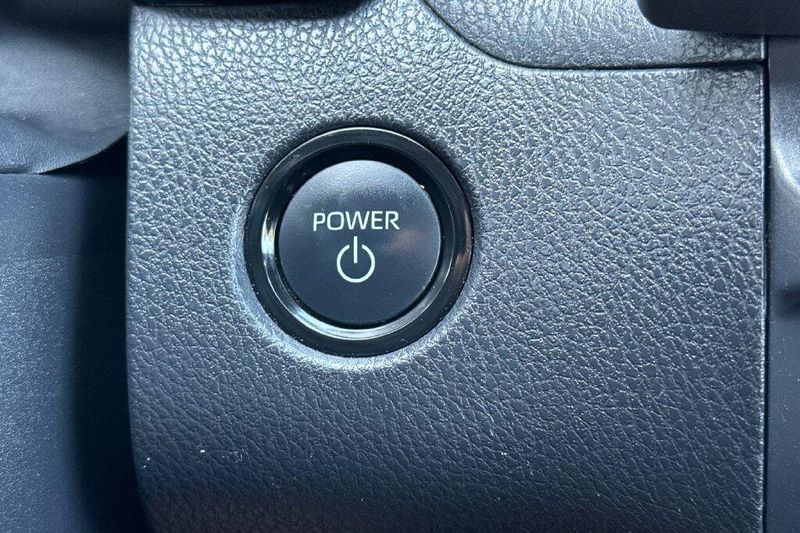 Used 2025 Toyota Camry LEImage 20