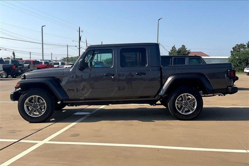 2024 Jeep Gladiator Sport S 4x4Image 14