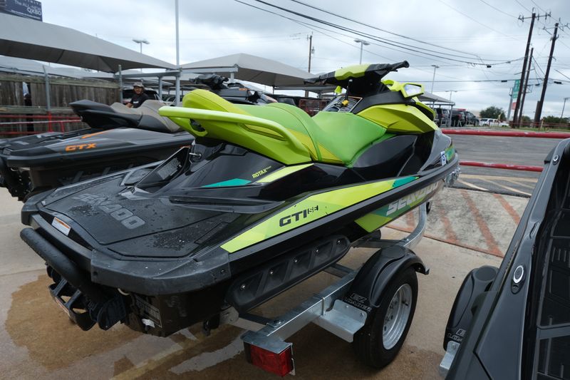 2019 SEADOO GTI SE 130 BLACK Image 2