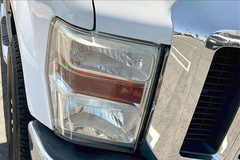 2009 Ford F-350 LariatImage 27